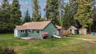 431 Red Blanket Rd, Prospect, OR 97536