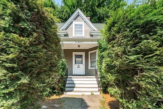 10 Falmouth St, Belmont, MA 02478