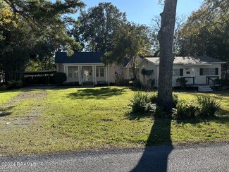 211 2nd St, Abbeville, LA 70510