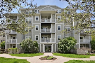 990 Vfw Pkwy Unit 302, Boston, MA 02132