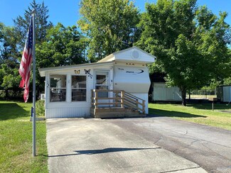 53 Whispering Pines Blvd, Georgetown, GA 39854