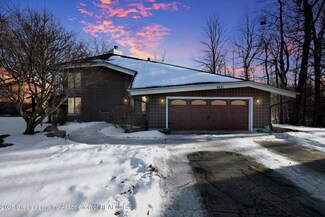 4031 Shoals Dr, Okemos, MI 48864