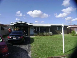 8831 NW 15th Ct, Pembroke Pines, FL 33024
