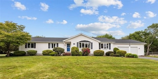 15 Womantam Ln, Cumberland, RI 02864