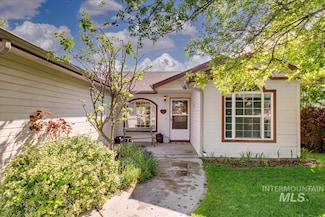 2208 S Ivy St, Nampa, ID 83686