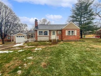 683 Deerhurst Dr, Saint Louis, MO 63119