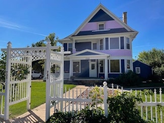 735 N 8th St, Spearfish, SD 57783