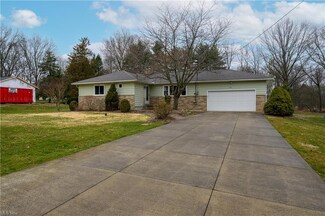 643 Valley Crest Dr, Akron, OH 44319