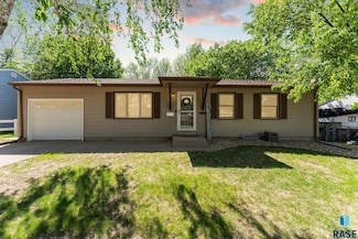 1005 S Cloudas Ave, Sioux Falls, SD 57103