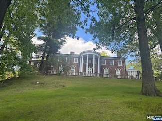 277 Walnut St, Englewood, NJ 07631