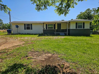 677 Anderson County Rd, Palestine, TX 75801