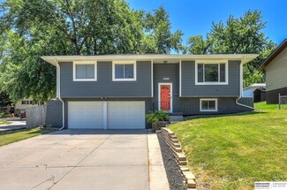13905 X Cir, Omaha, NE 68137