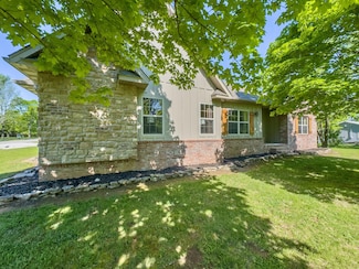 555 E Farm Road 84, Springfield, MO 65803