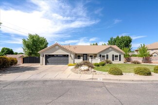 738 W Sandia Rd, Washington, UT 84780