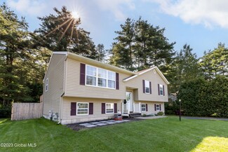 78 Peachtree Ln, Queensbury, NY 12804