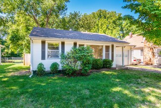1453 S Roanoke Ave, Springfield, MO 65807