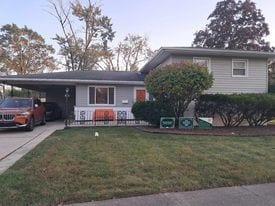 145 Westwood Dr, Park Forest, IL 60466