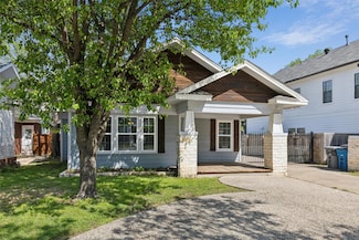 318 S Montreal Ave, Dallas, TX 75208