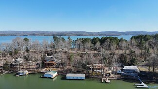 17 Pine Island Point, Scottsboro, AL 35769