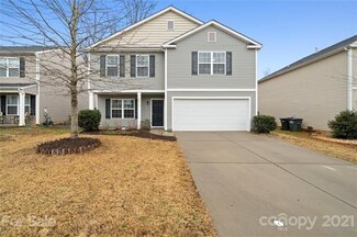 9905 Eagle Feathers Dr, Charlotte, NC 28214