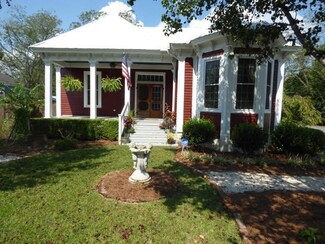 136 Calhoun St, Johnston, SC 29832