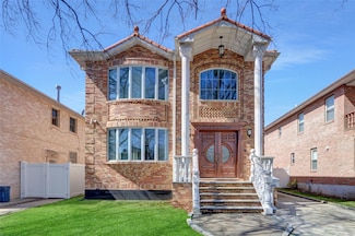 53-12 199th St, Fresh Meadows, NY 11365