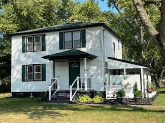 1836 E Rand St, Hobart, IN 46342