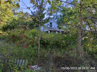 178 Montauk Hwy, Speonk, NY 11972