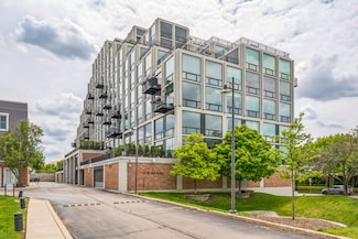 61 W 15th St Unit 407, Chicago, IL 60605