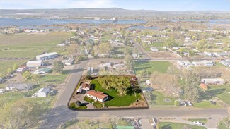 140 Clover Ln, Burbank, WA 99323