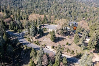 280 Ponderosa Peak Rd, Lake Arrowhead, CA 92352