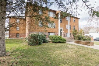 60 Chapin St Unit F, Holyoke, MA 01040