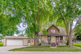 210 Logan St, Sumner, IA 50674