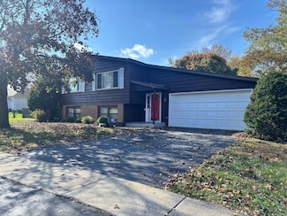 216 Tanglewood Dr, Gurnee, IL 60031
