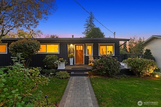 19811 11th Ave NW, Shoreline, WA 98177