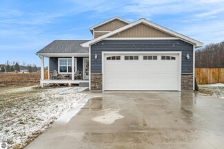 2075 Staghorn Ave, Grawn, MI 49637