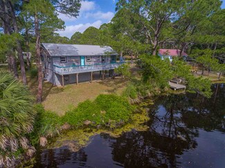 250 Harbor Cir, Panacea, FL 32346