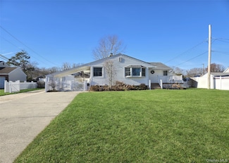 6 Virginia Rd, Centereach, NY 11720