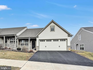 120 Goldenfield Dr, Lancaster, PA 17603