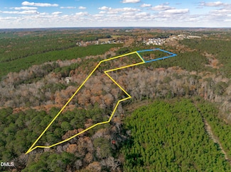 545 Deer Tail Ln, Fuquay Varina, NC 27526