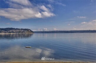 957 11th Ln, Fox Island, WA 98333
