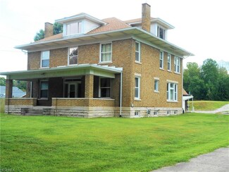 1317 Old River Rd, Williamstown, WV 26187