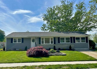 9 Violet Ln, Somers Point, NJ 08244