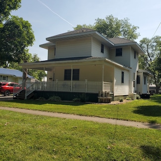 305 N Axtel Ave, Milford, IL 60953