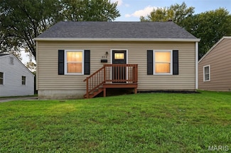 809 Water St, Saint Charles, MO 63301