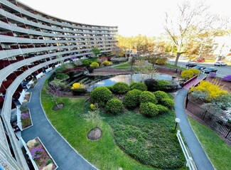 200 Swanton St Unit 330, Winchester, MA 01890