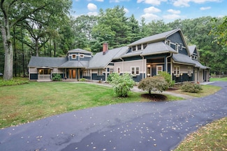 1 Alcima Dr, Simsbury, CT 06070