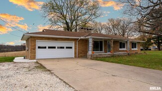 2324 S Cameron Ln, Peoria, IL 61607