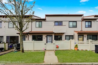 91 Selvin Loop Unit 127, Staten Island, NY 10303