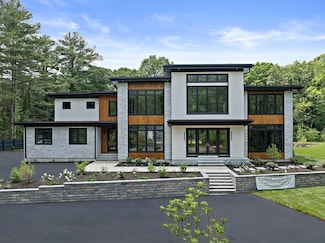 60 Locust Ln, Needham, MA 02492